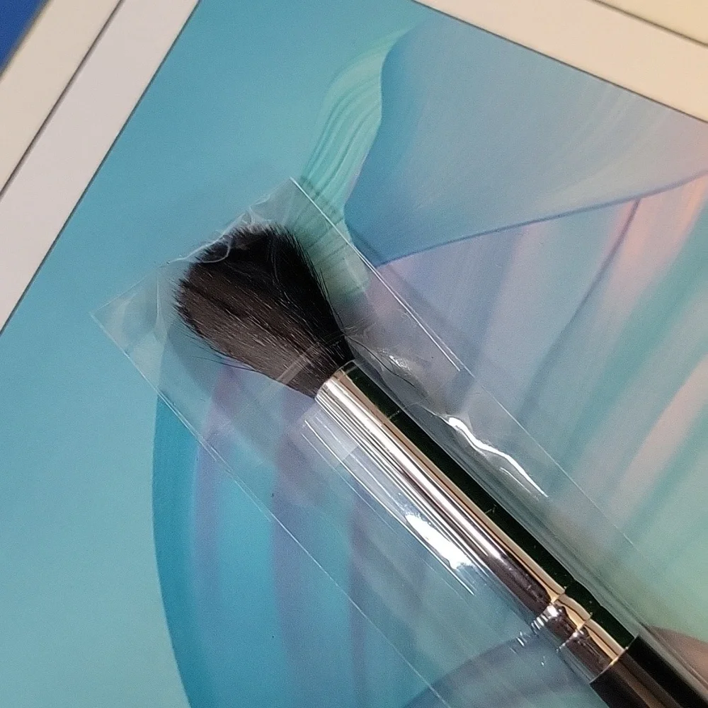 Morphe M532 Highlight Brush New Sealed Pavkage